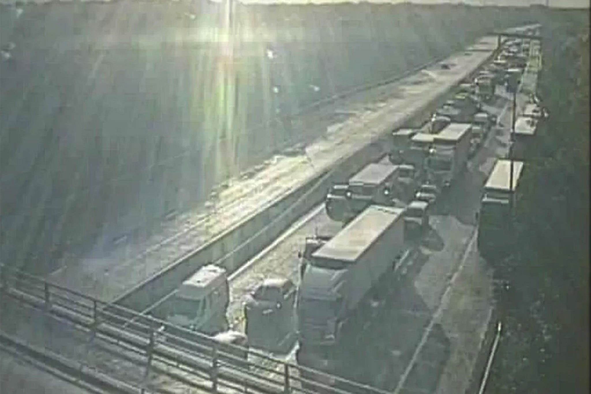 Traffic on the M6 this morningA crash overnight has blocked the southbound M6 on the border of Lancashire and Greater Manchester.National Highways North West said the M6 in Lancashire was closed southbound between J28 (Leyland) and J27 (Standish) following a "serious collision".