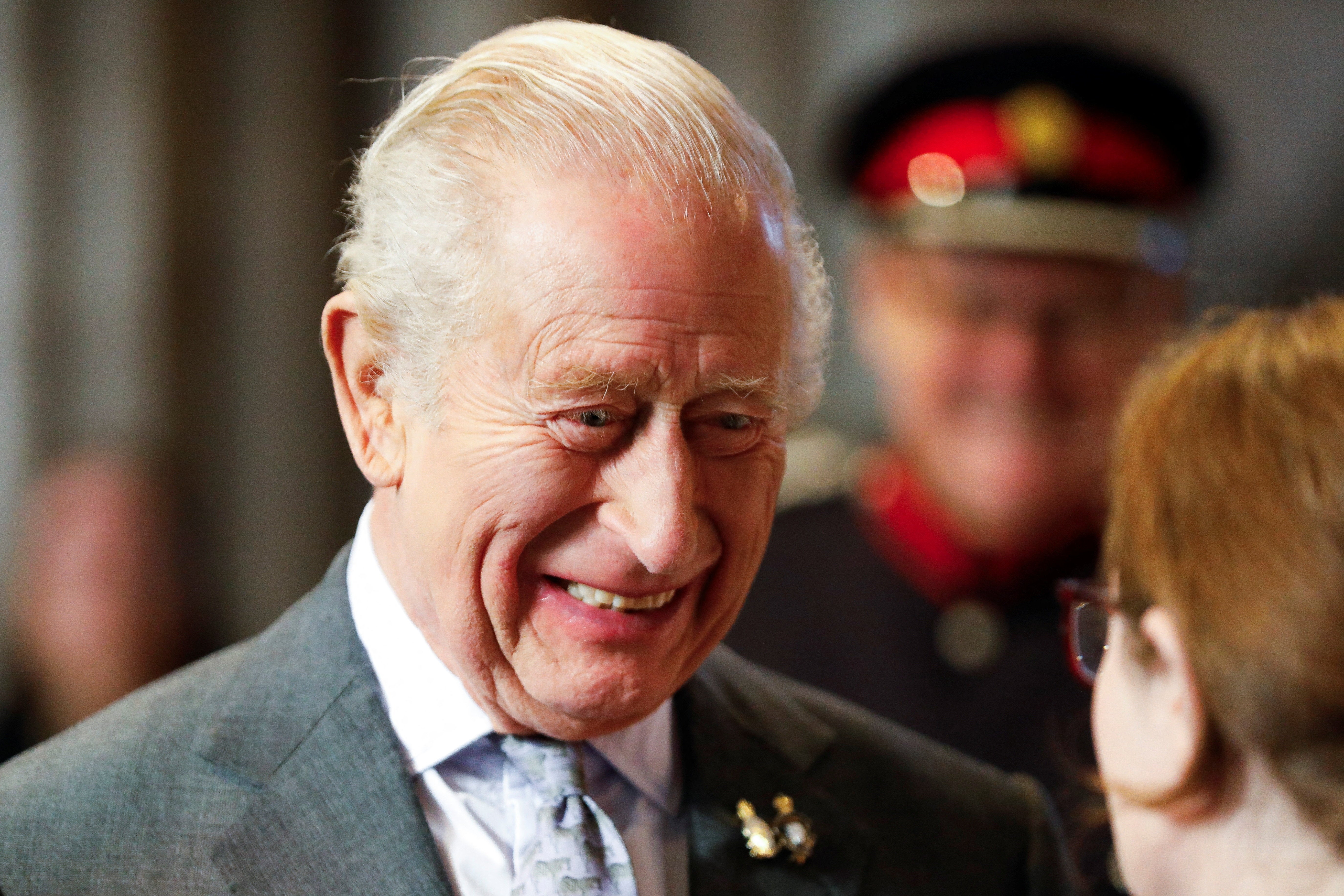 The King claimed back the statue that the late Queen ‘gave’ to Kew