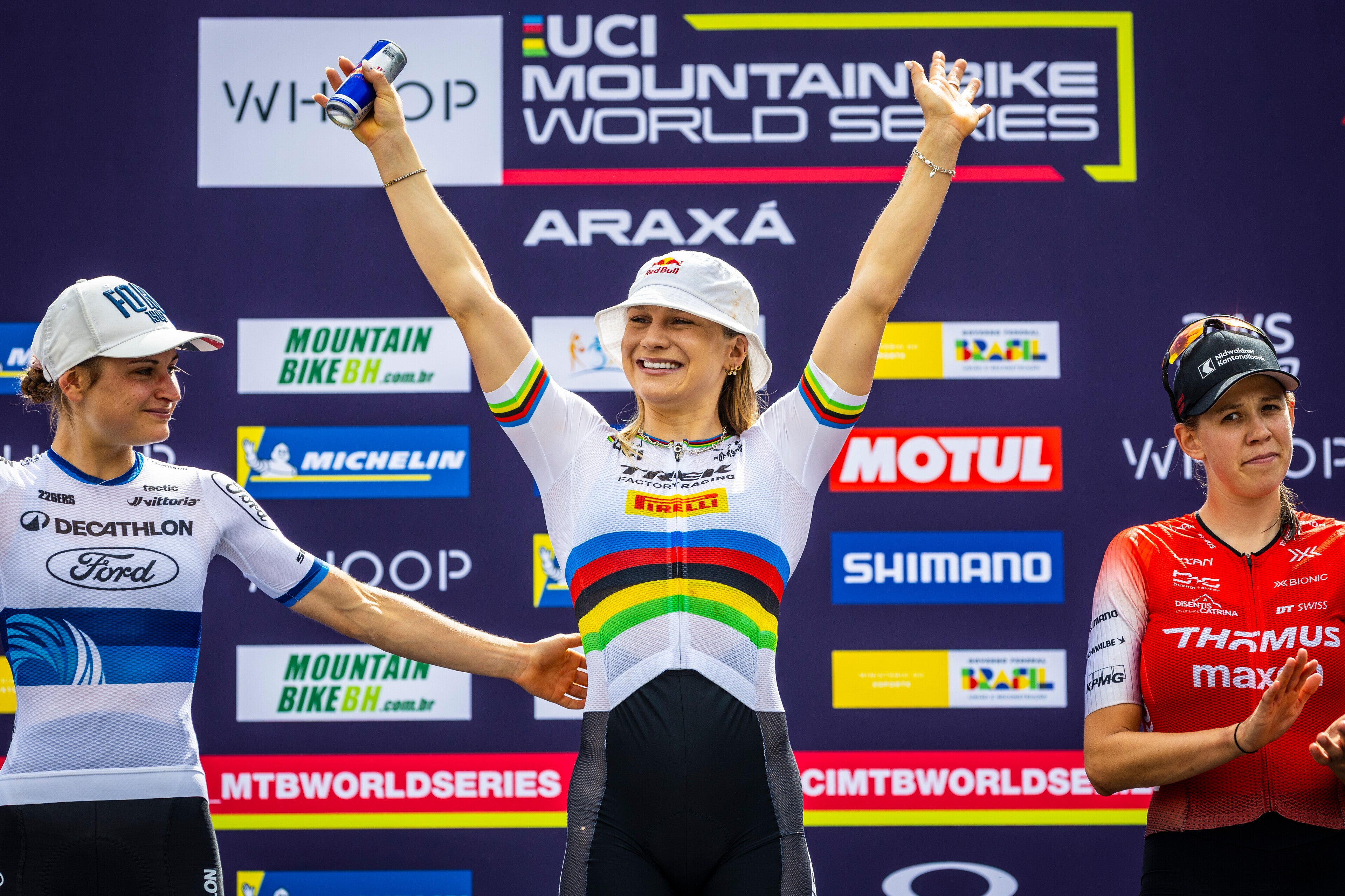 Richards began the season with two wins in Araxa, Brazil