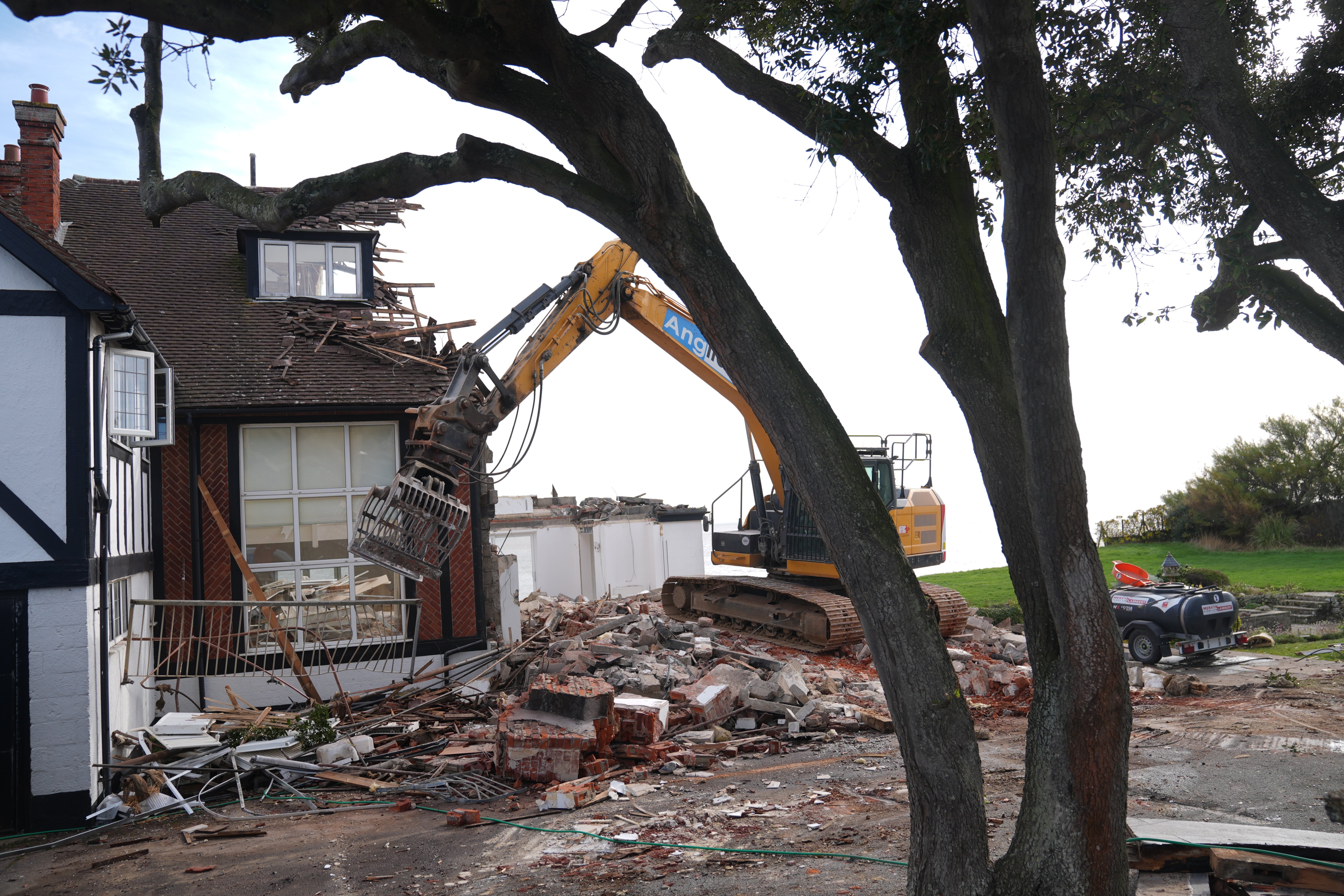 Demolition begins after ‘critical safety levels’ were reached