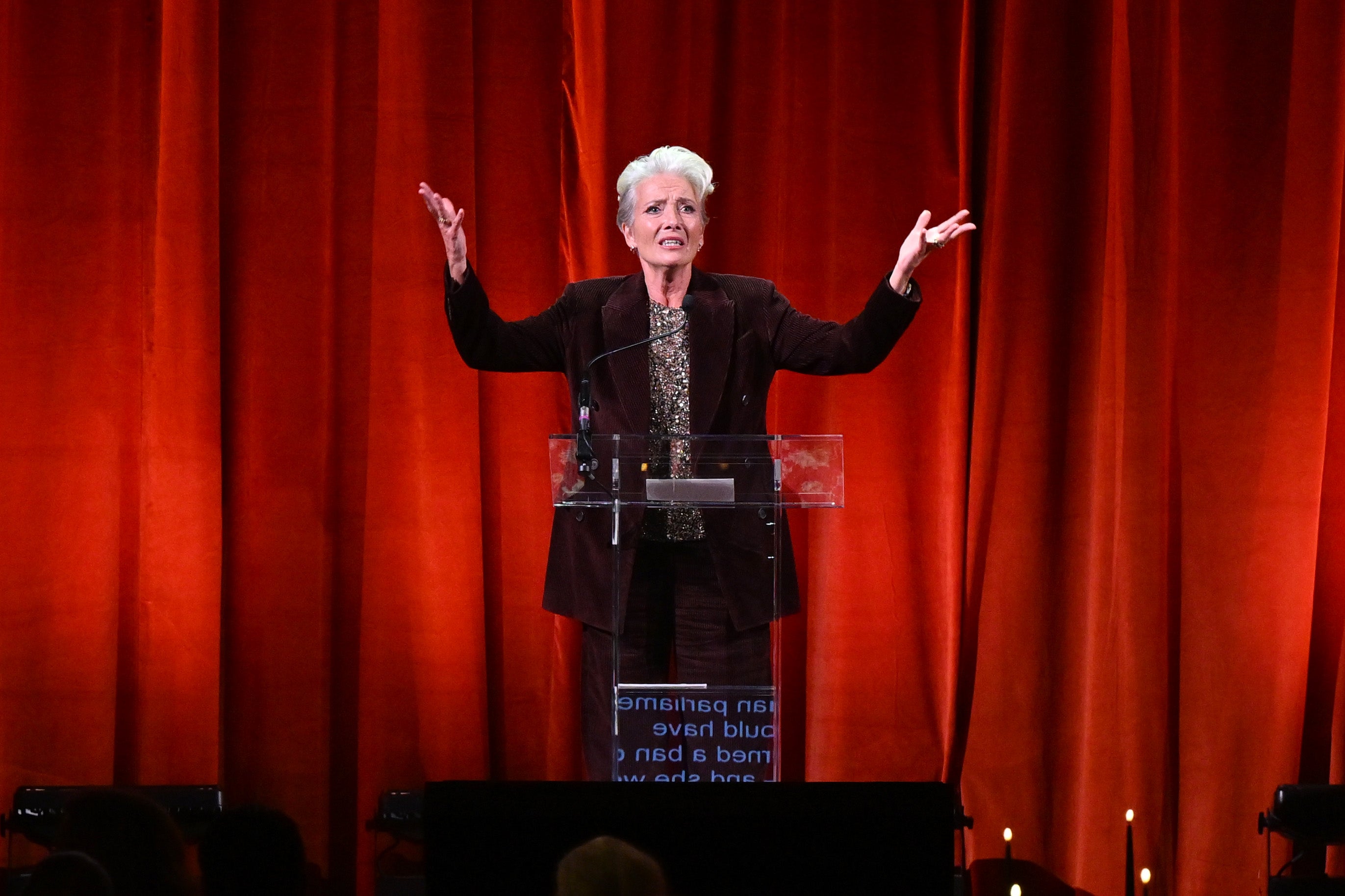 Thompson revelou que prefere escrever à mão em vez de no computador