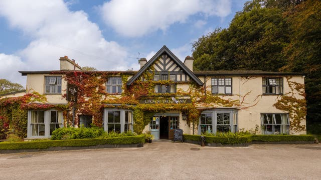 <p>Cuckoo Brow is an inviting inn near Lake Windermere</p>