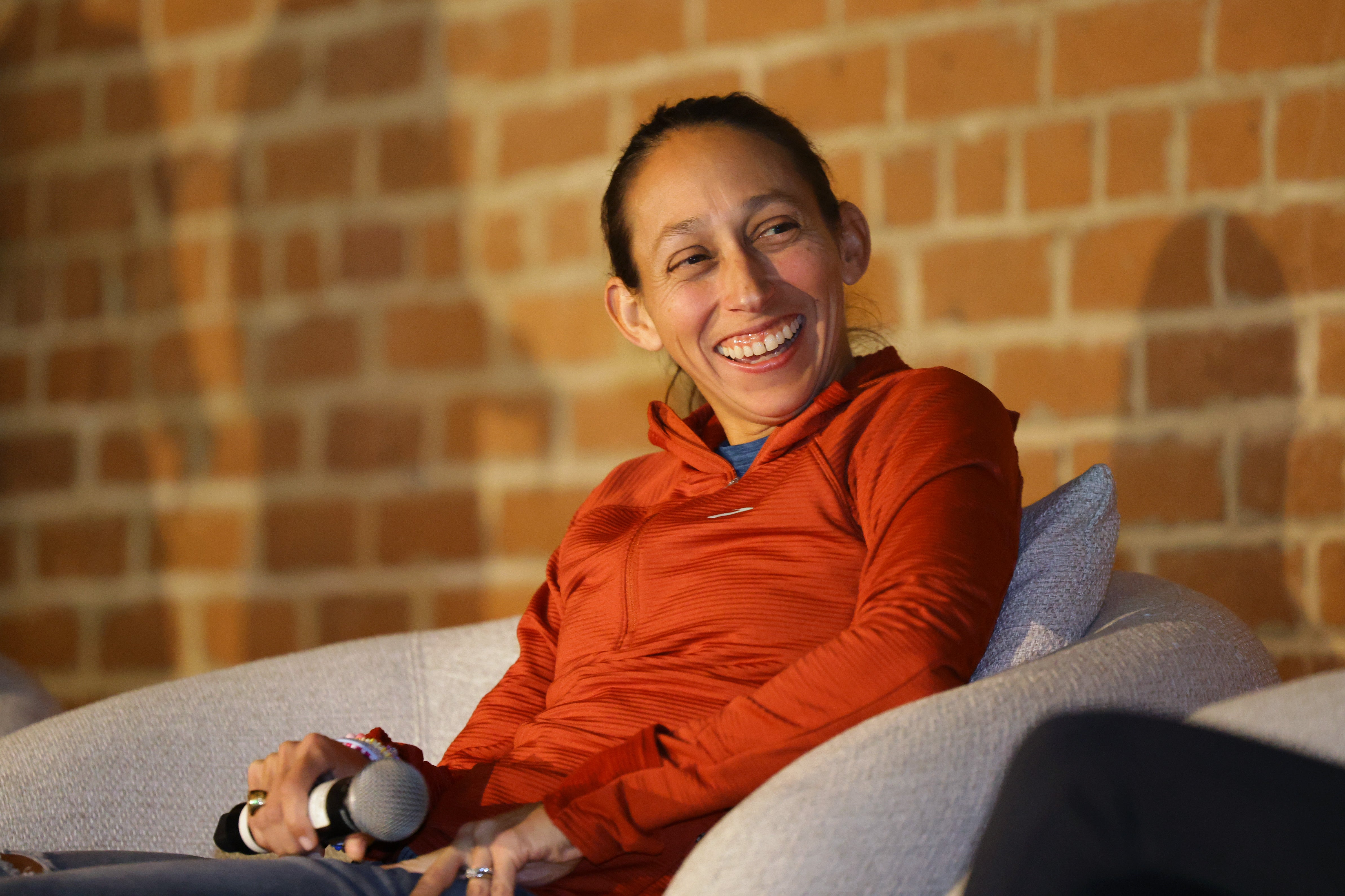 Olympic distance runner Des Linden returns to her element