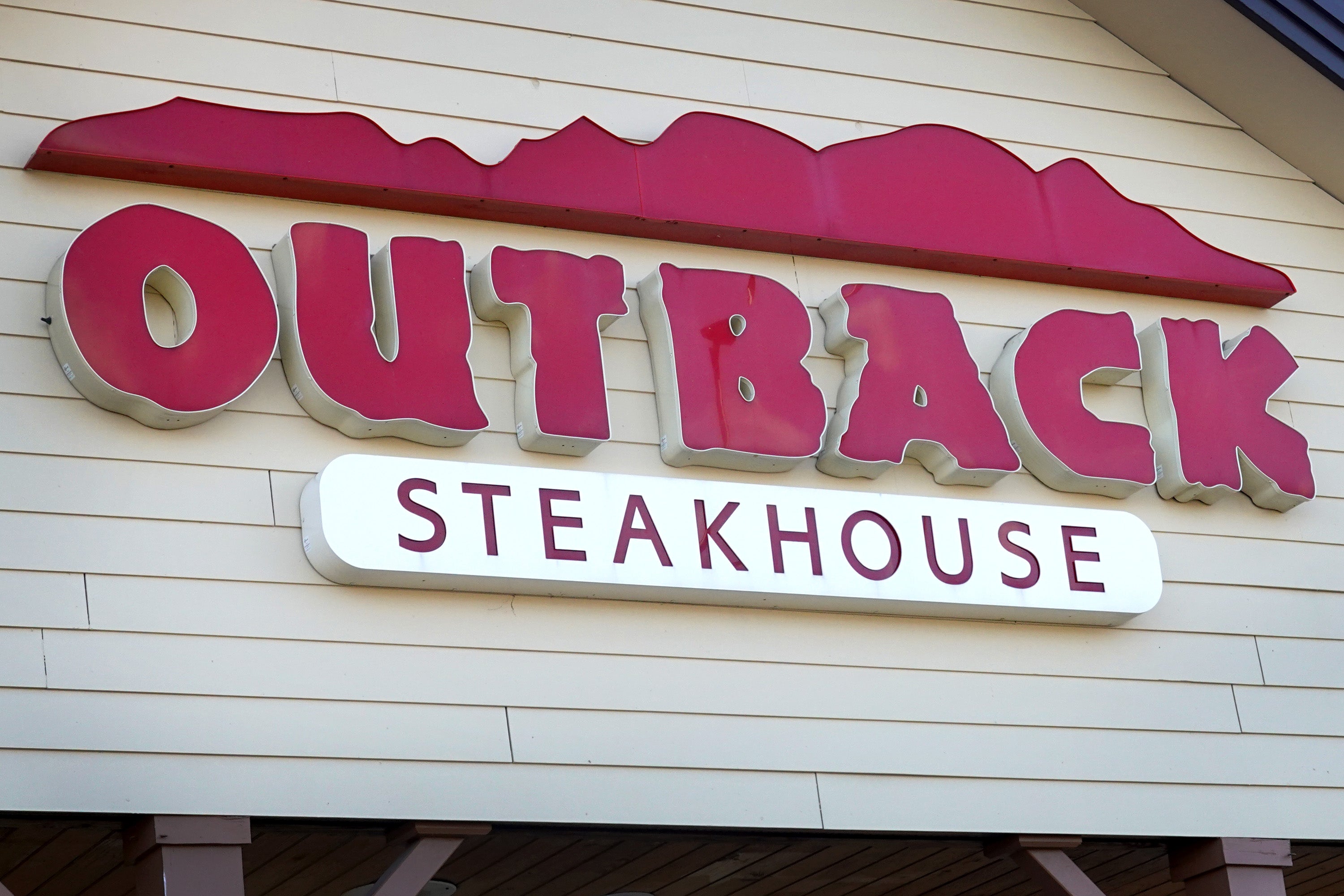 <p>A man is suing Outback Steakhouse after a toilet allegedly collapsed beneath him at a restaurant in Ocala</p>