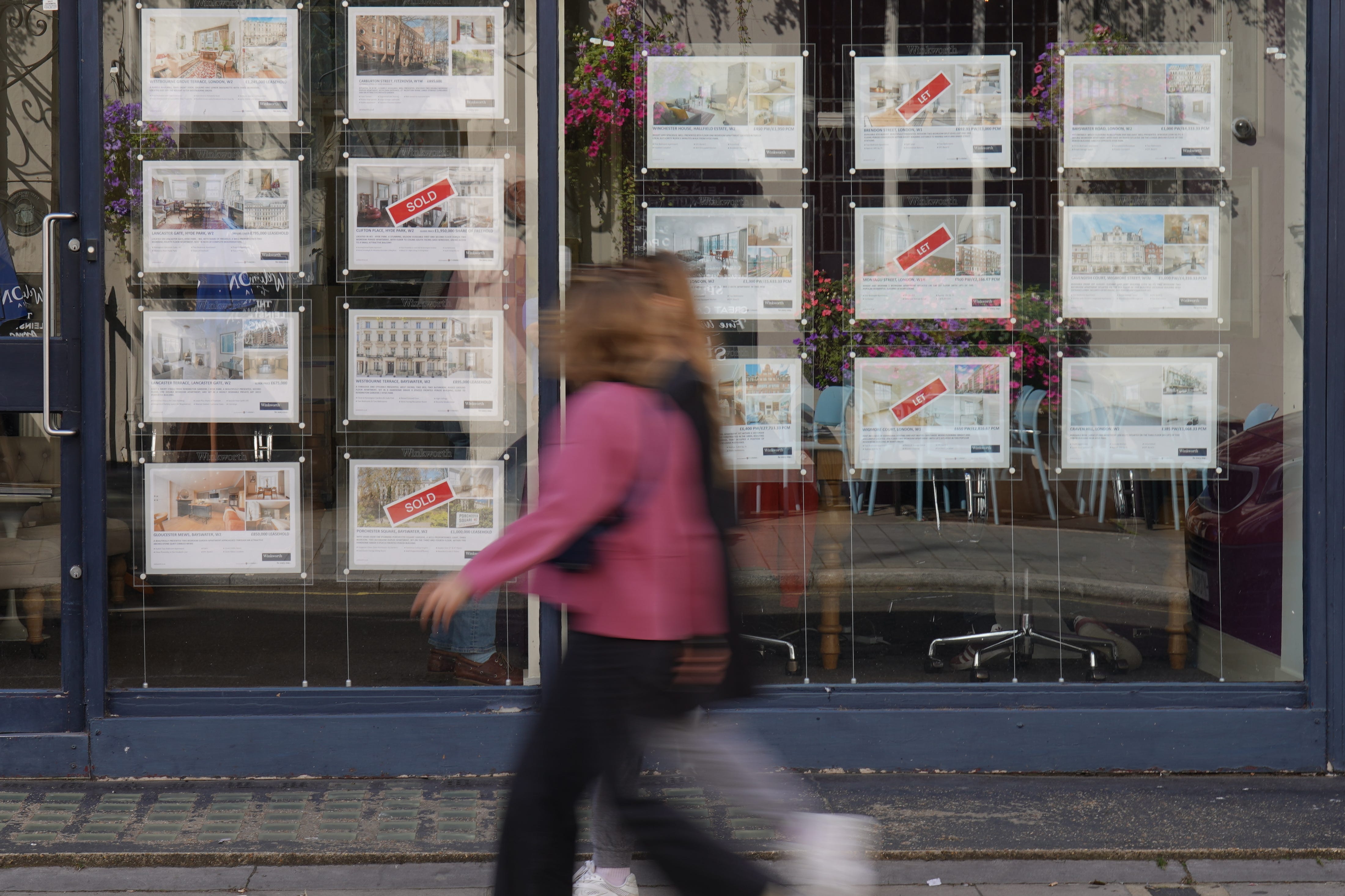 UK house prices fell in December