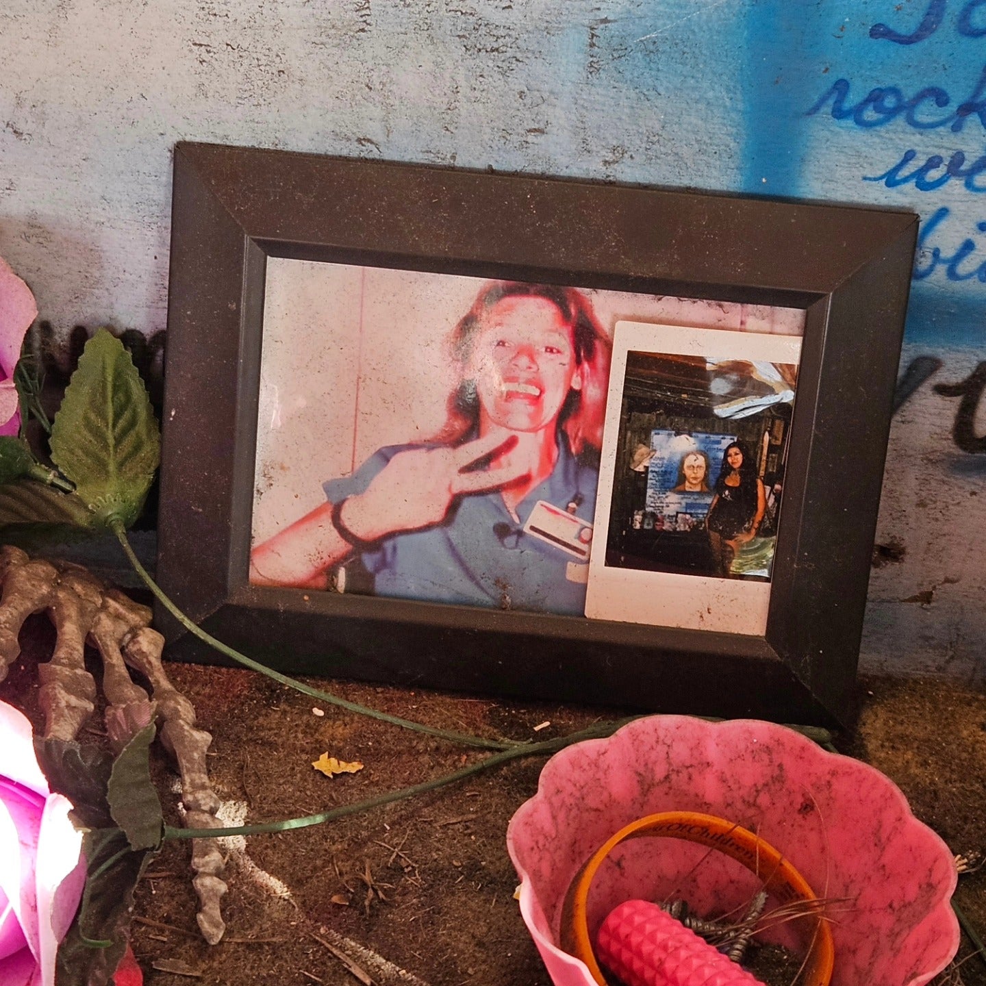 The bar still draws visitors from around the world – bikers, supporters, true-crime fans, and the curious