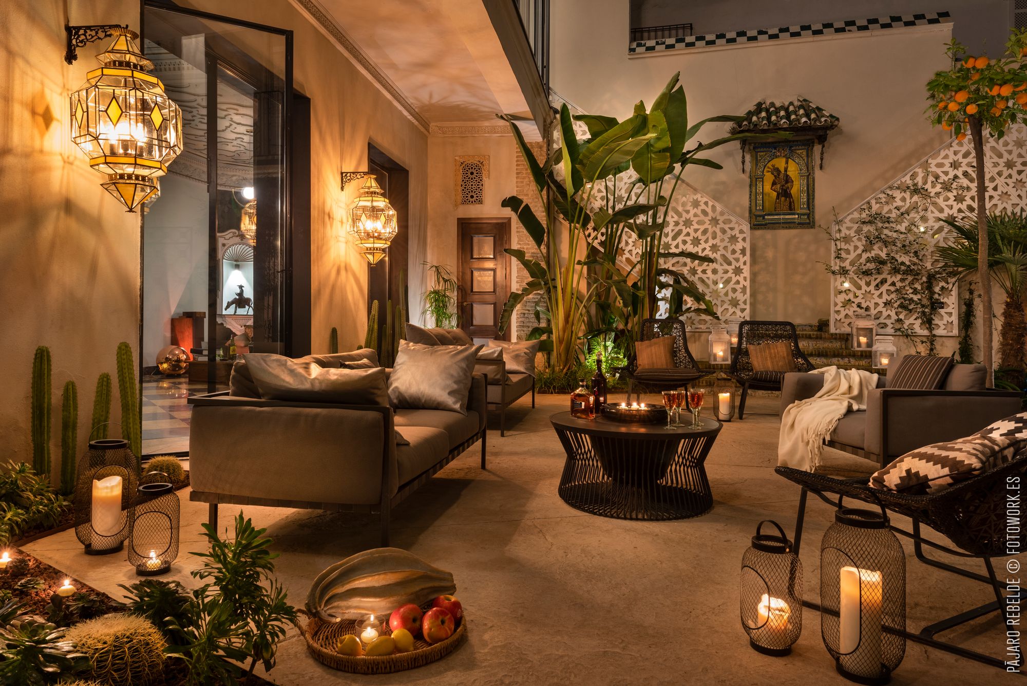 Pájaro Rebelde has a tree-filled garden and a delightful rooftop terrace