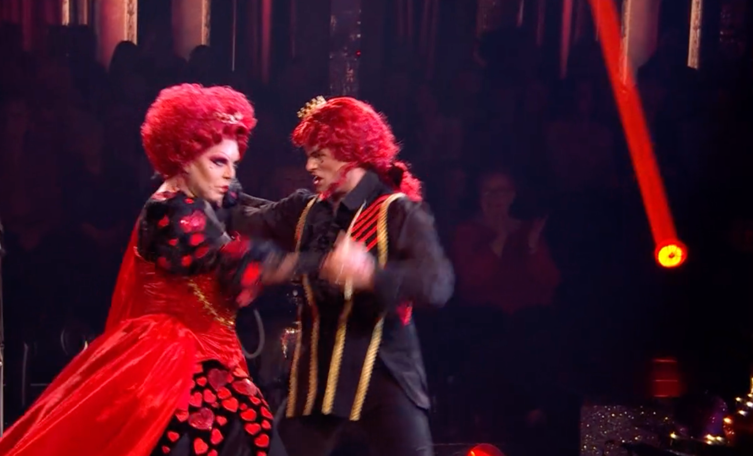 Star marcou 35 pontos em seu Paso Doble com o parceiro profissional Alijaž Skorjanec