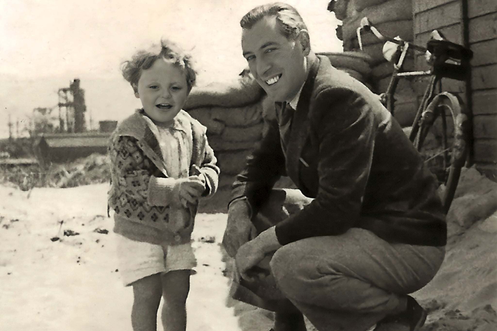 Hopkins aged three with his father at Aberavon Beach, 1941