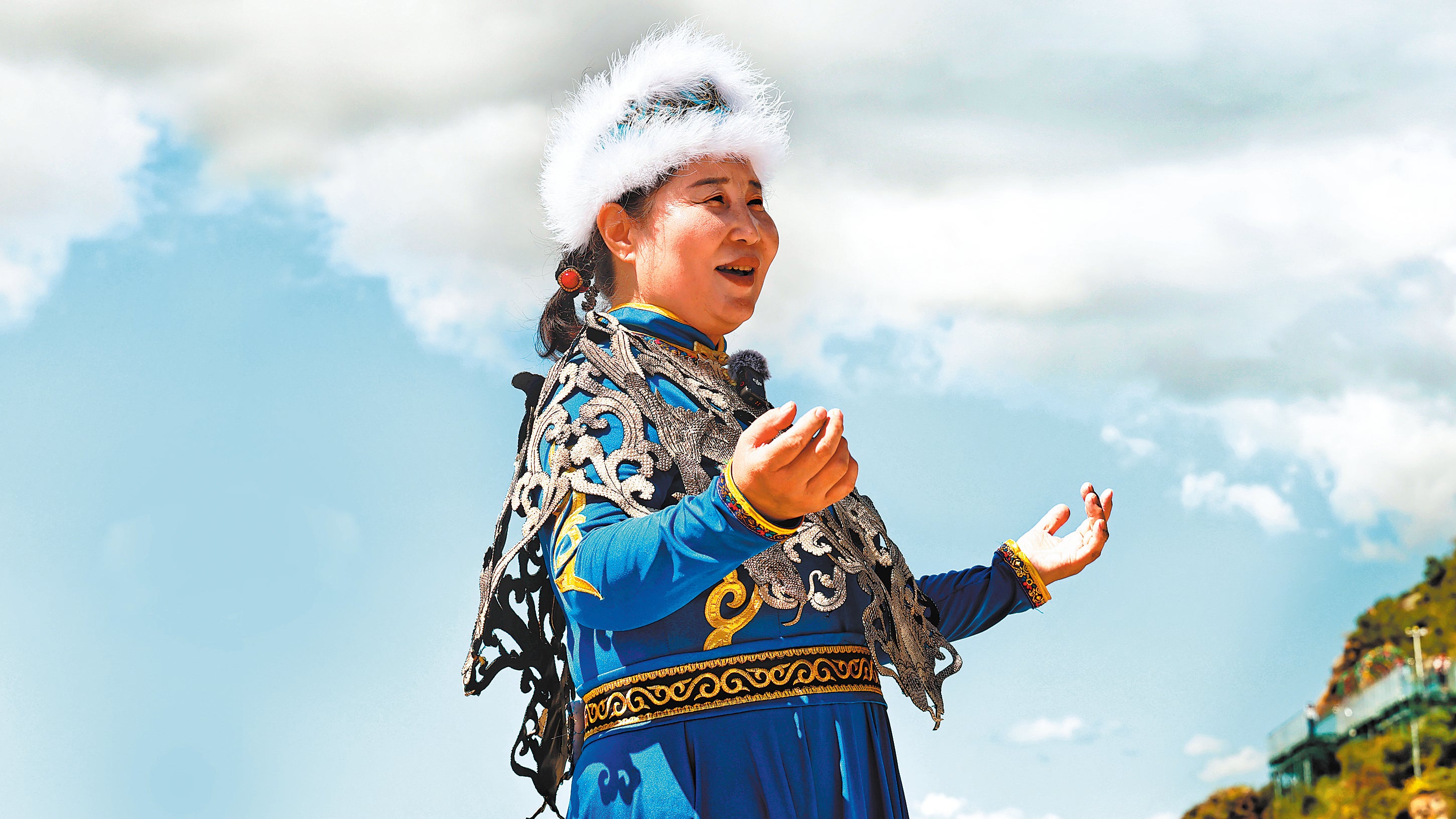 <p>Performers You Mingfang devote herself to the preservation of Yimakan</p>