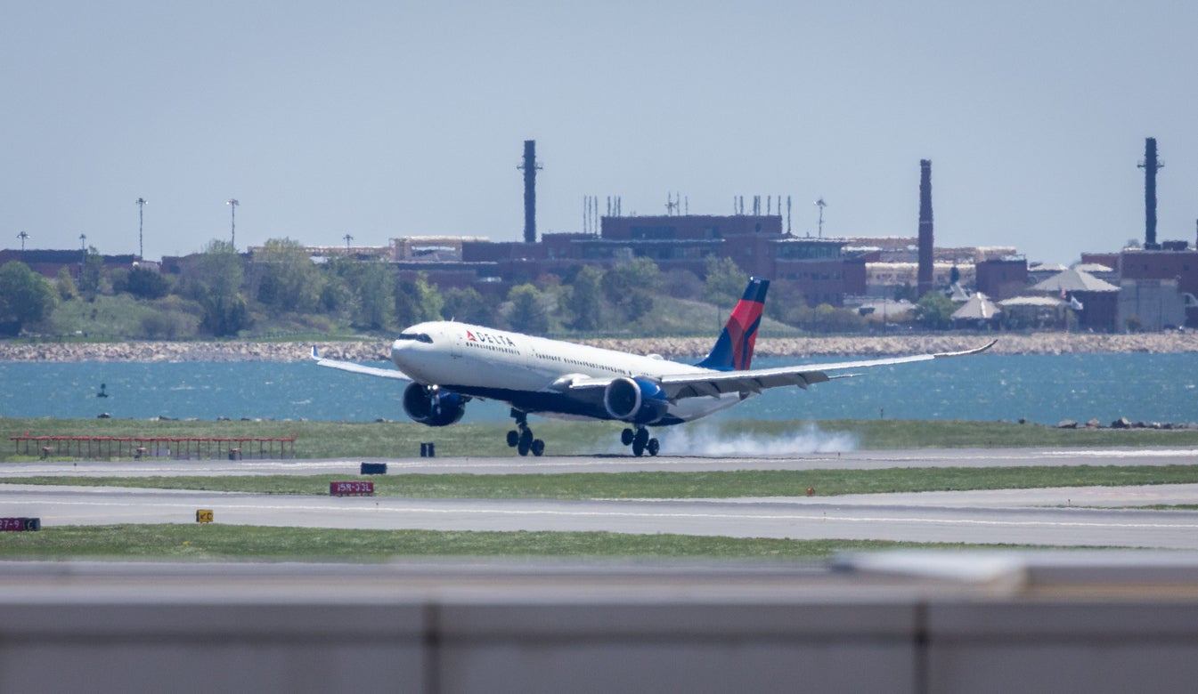 Delta flight DL263 was forced to perform a ‘go-around’ while landing in Boston