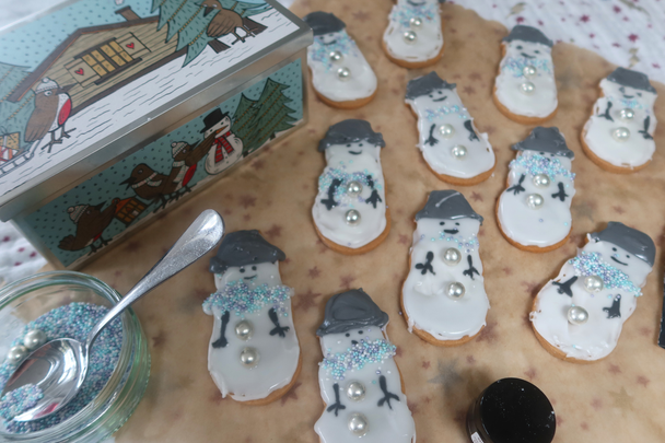 Best gifts for teenagers Indybest review Biscuiteers snowman DIY kit