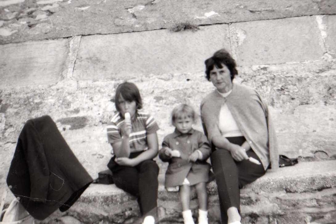 Michelle Taylor, centre, with her mother Sylvia Bennett, right, and her older sister