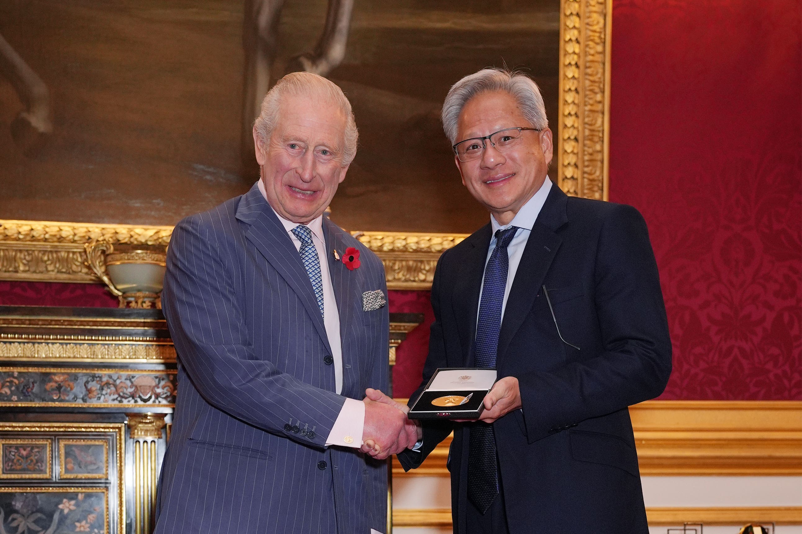 The King presents the 2025 Queen Elizabeth Prize for Engineering to Jensen Huang (Yui Mok/PA)