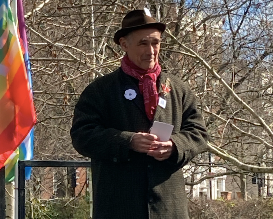 Actor Mark Rylance is backing the white ‘peace’ poppy movement
