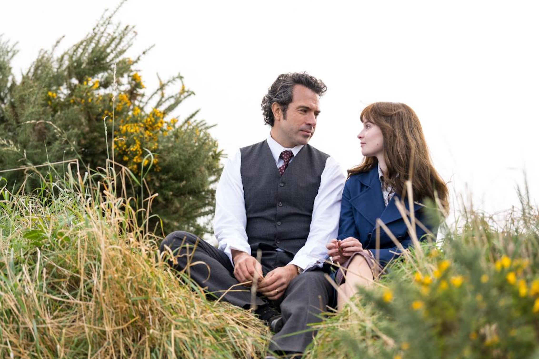 Amantes infelizes: Tom Cullen e Lola Petticrew em 'Trespasses'