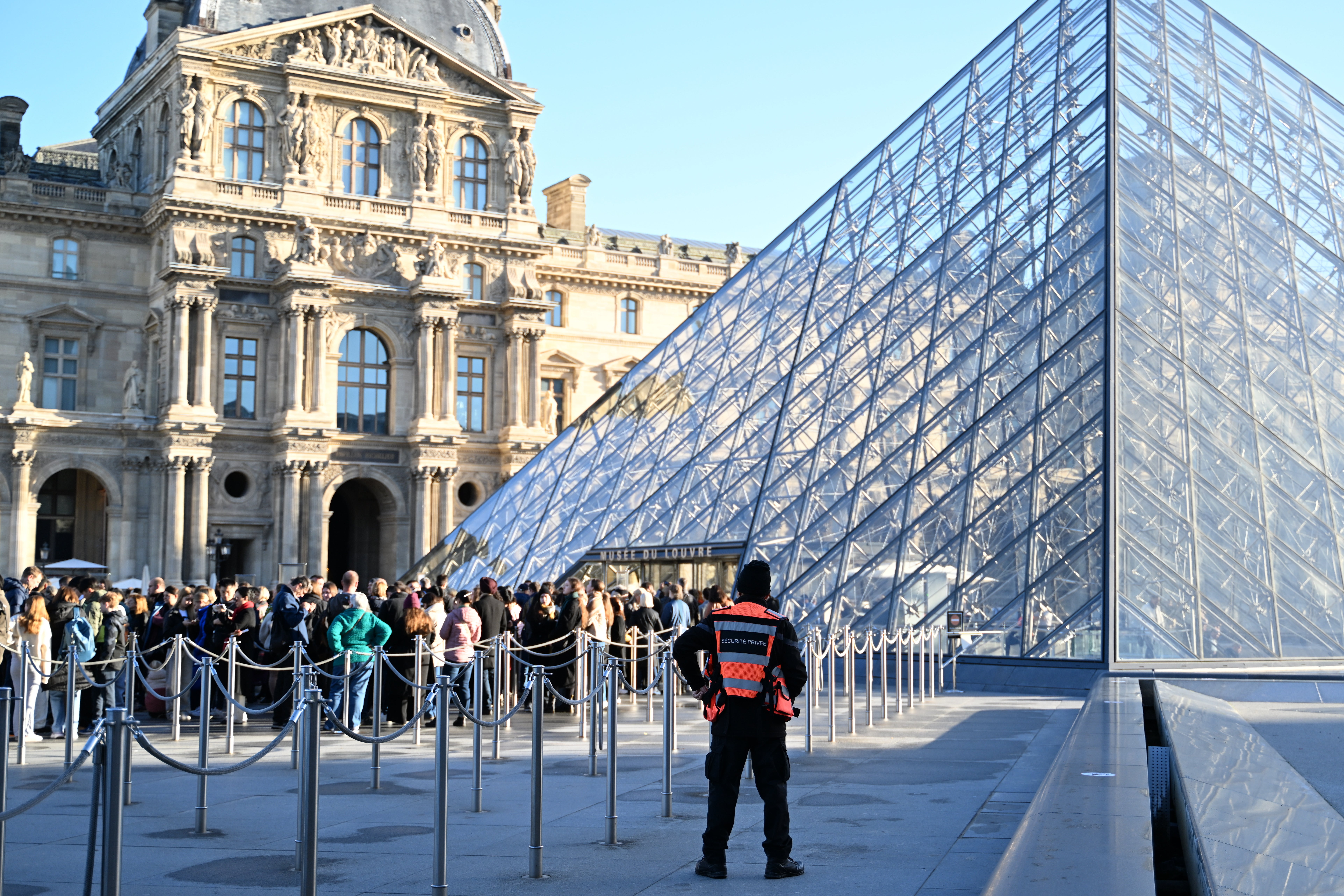 <p>The famous Louvre Museum in Paris is raising prices for visitors from outside the European Economic Area from approximately $25 to $37 beginning on January 14, 2026</p>