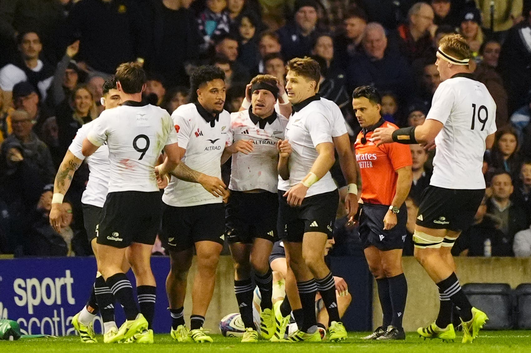 New Zealand’s Damian McKenzie (centre) celebrates with team-mates after scoring their side’s third try during the Quilter Nations Series match at Scottish Gas Murrayfield, Edinburgh. Picture date: Saturday November 8, 2025.