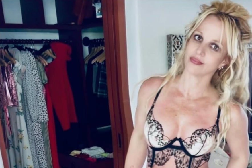 Spears voltou ao Instagram na semana passada com uma foto sua em lingerie