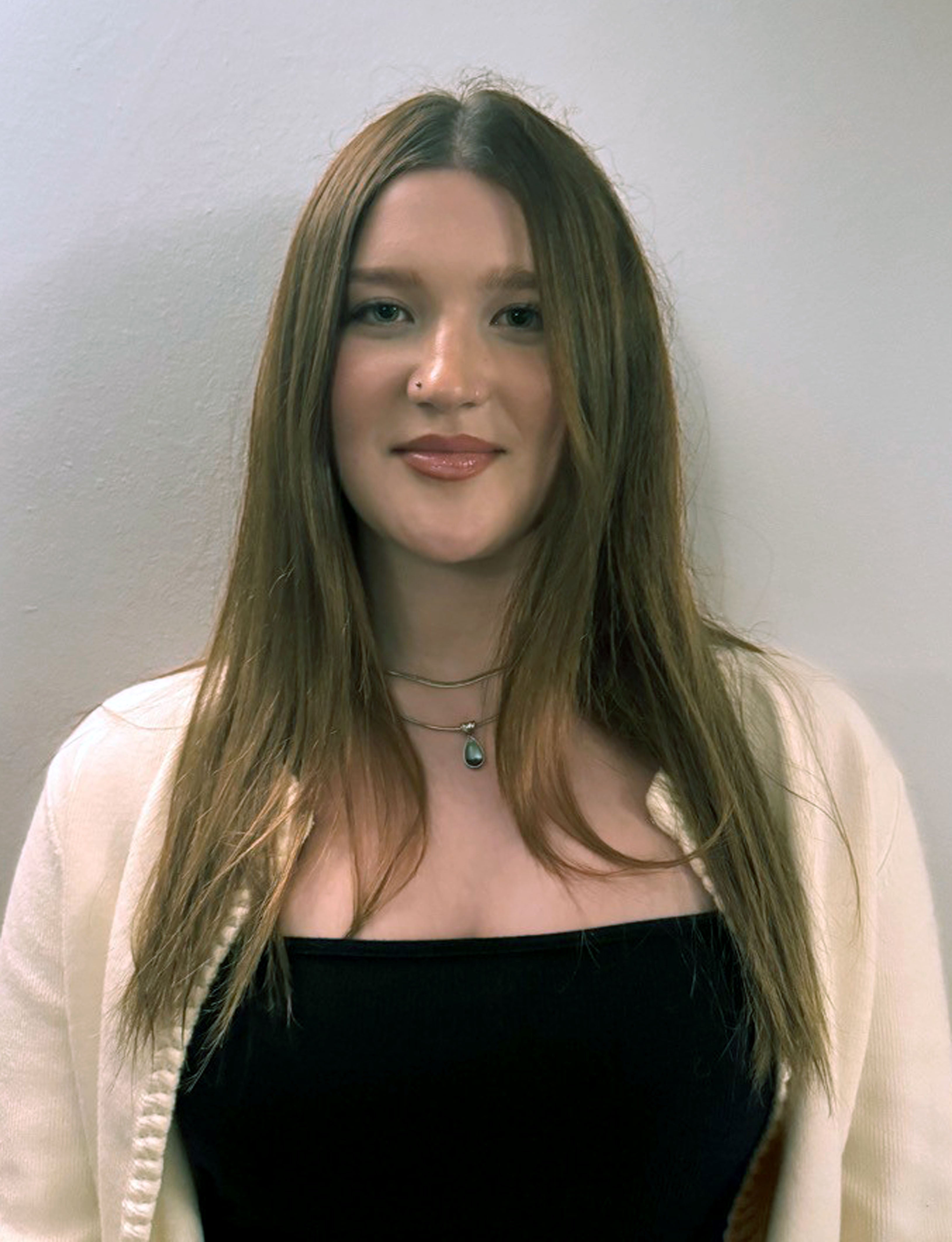 Flossie McShea, 17, said using smartphones ‘completely changed my life from year 7 onwards’