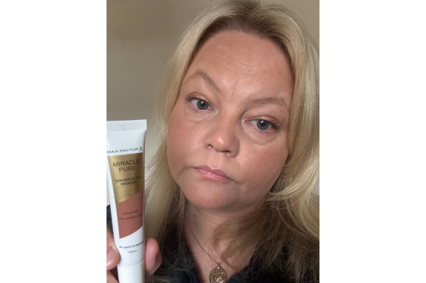 best bronzer for mature skin indybest review Max Factor miracle pure golden glow bronzer