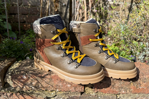 Best kids snowboots IndyBest review Wheat Toni hiker tex winterboot