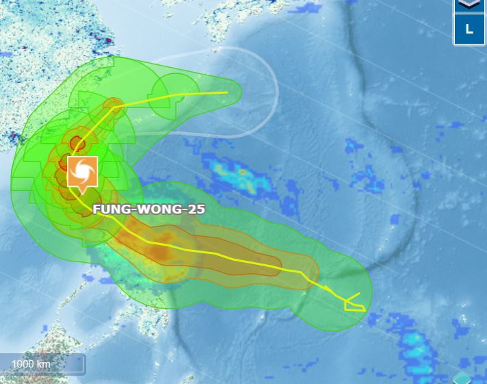 Typhoon Fung-wong is moving towards Taiwan
