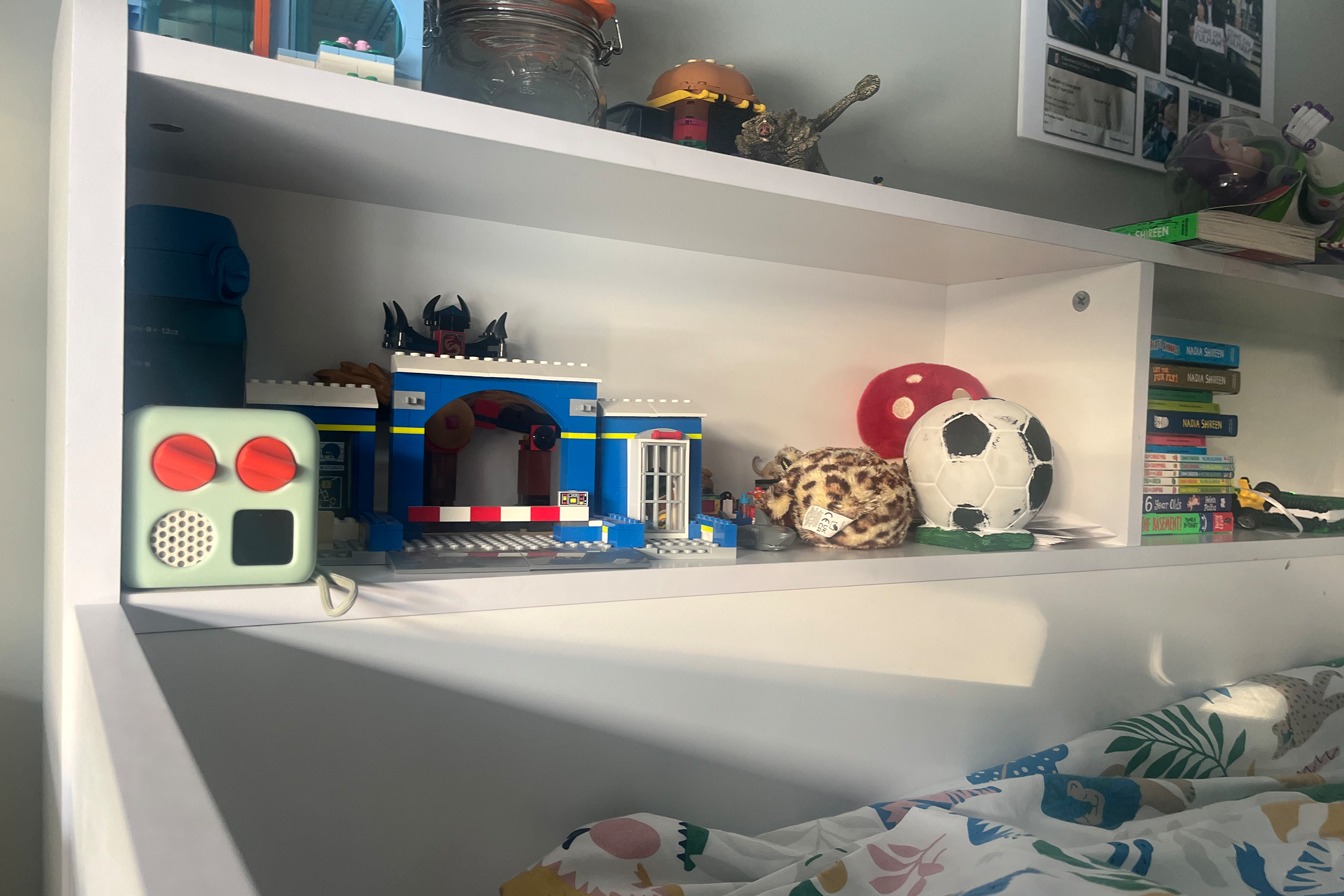 I was helped by two little testers when compiling this guide