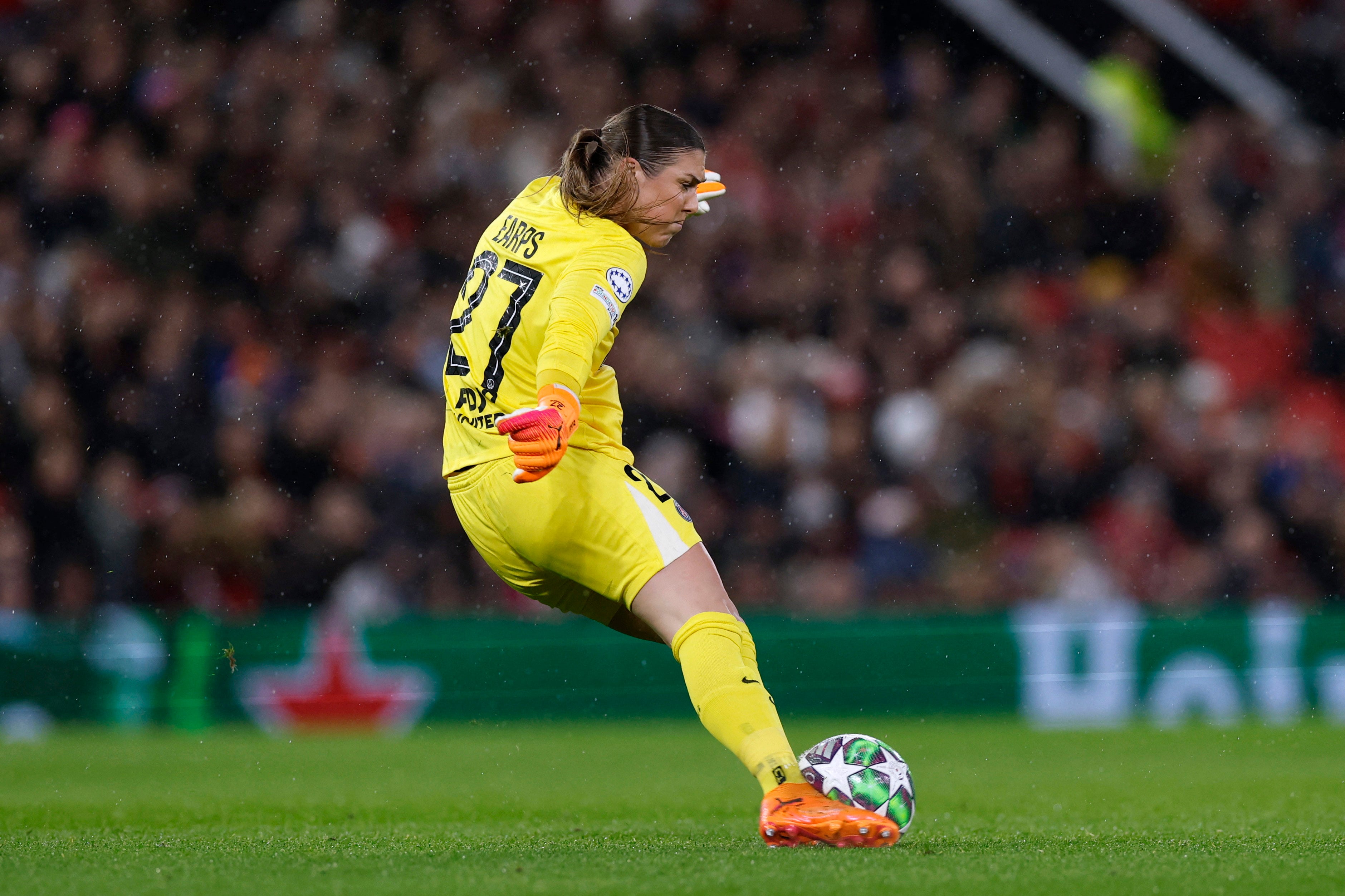Mary Earps se vrátila na Old Trafford poprvé od svého odchodu z klubu v roce 2024