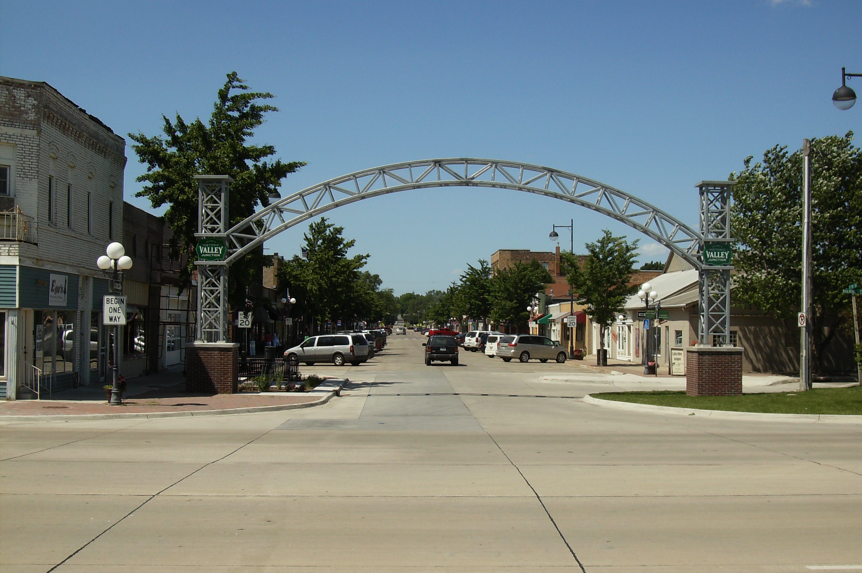 West Des Moines, Iowa, may be one of the least popular cities in the country for attracting new residents, an analysis from moving information search company moveBuddha found