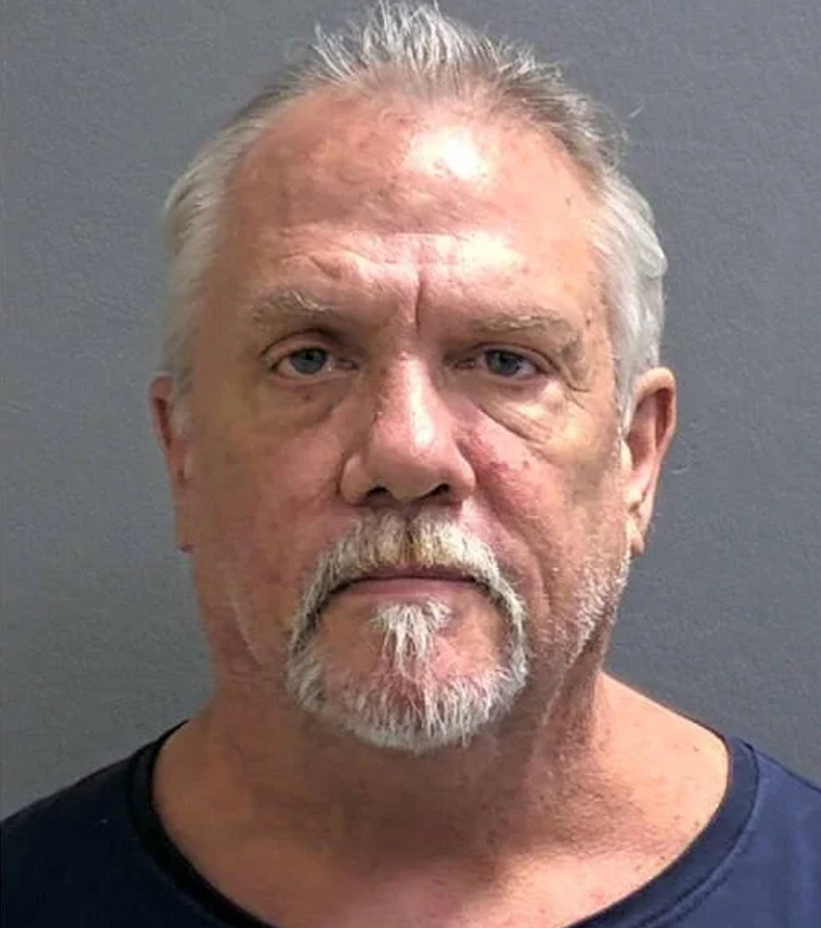 Anthony Fox, agora com 56 anos, foi preso no mesmo dia que Fonseca em frente à sua casa em Sioux City, Iowa.