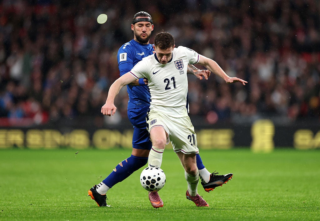 Elliot Anderson zapůsobil ve středu zálohy Anglie