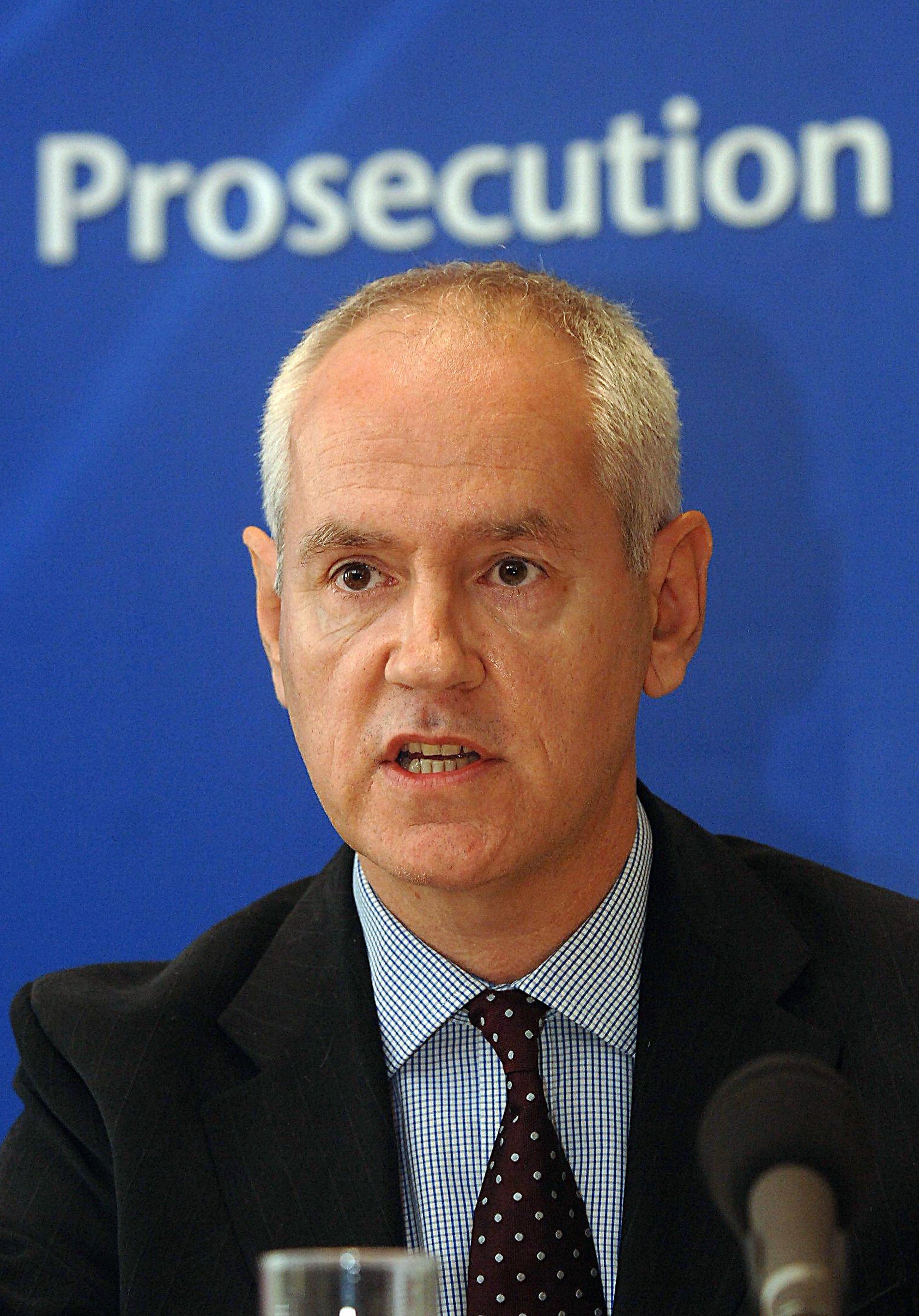 Lord Ken Macdonald, a former director of public prosecutions, will lead an independent review into protest and hate crime powers