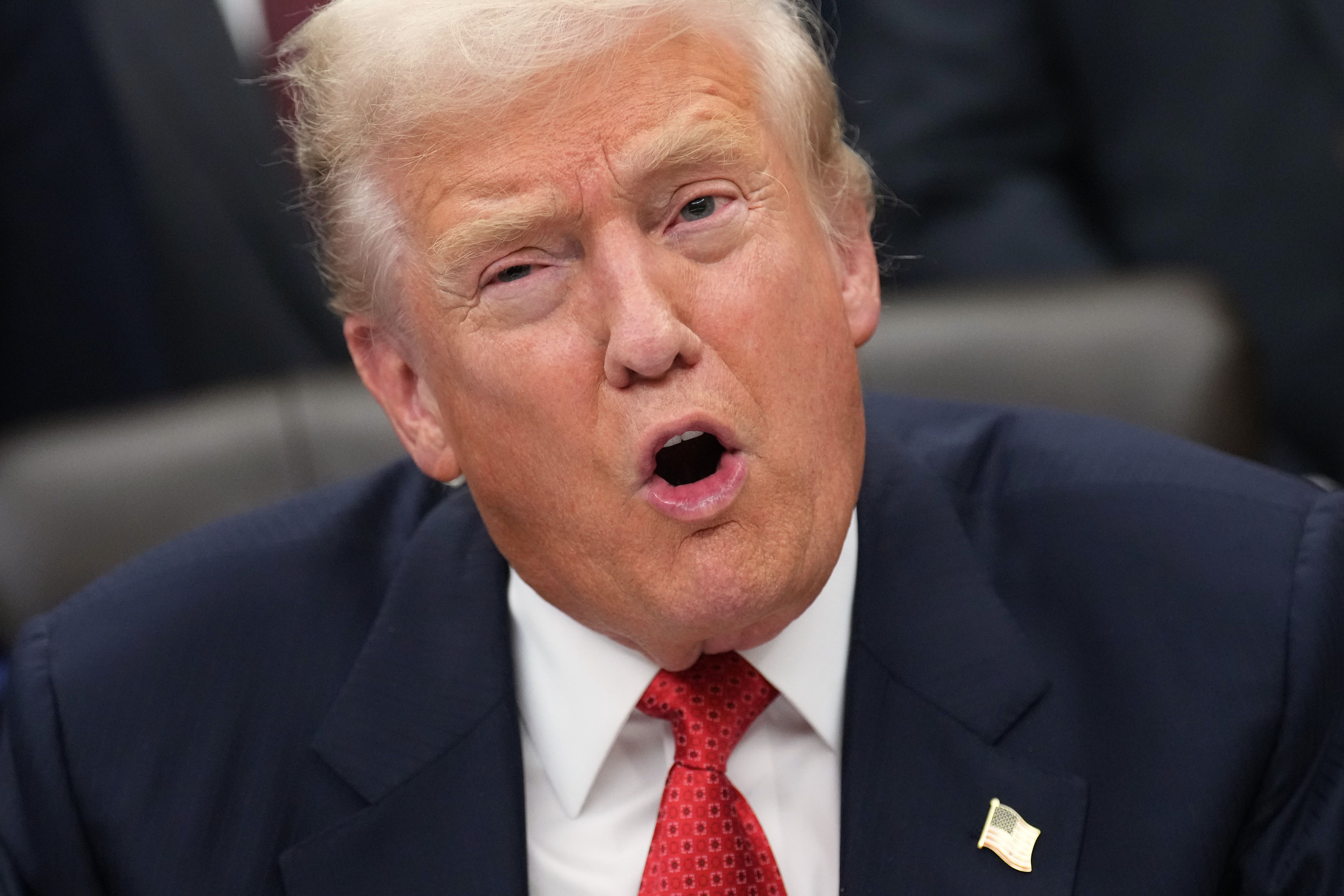 <p>A former BBC director general has urged the corporation not to pay any money to Donald Trump</p>