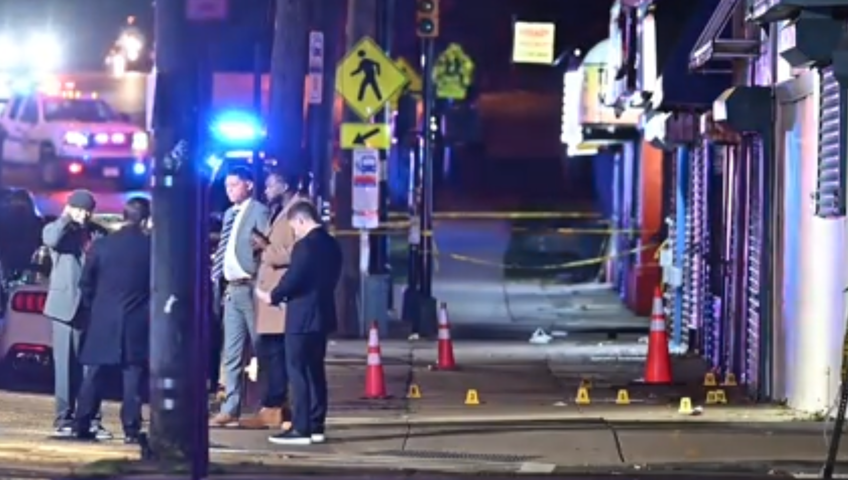 Não ficou imediatamente claro o que provocou o tiroteio.