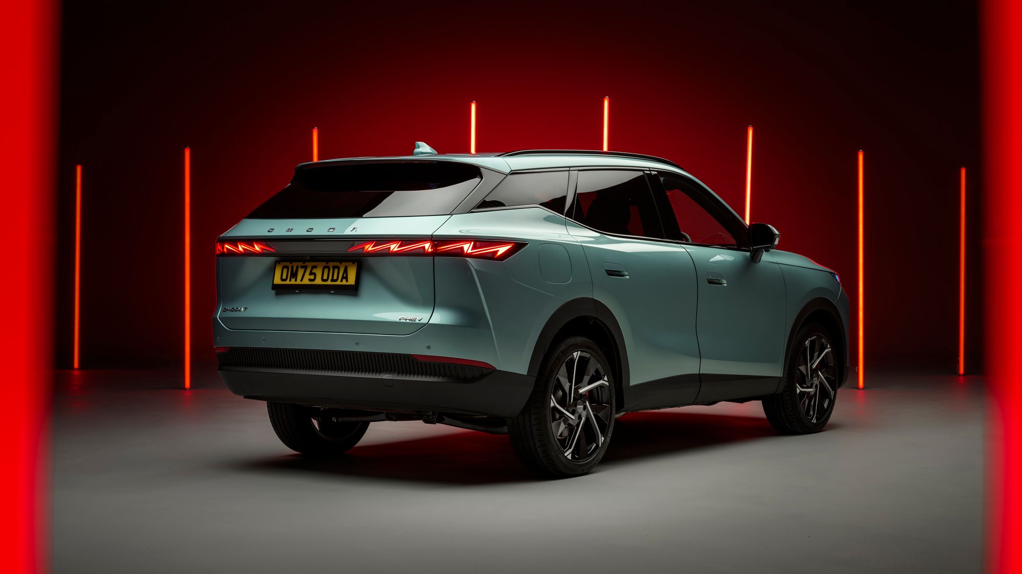 The Omoda 7 doesn't quite have the sparkle of the Jaecoo 7, but it's cheaper