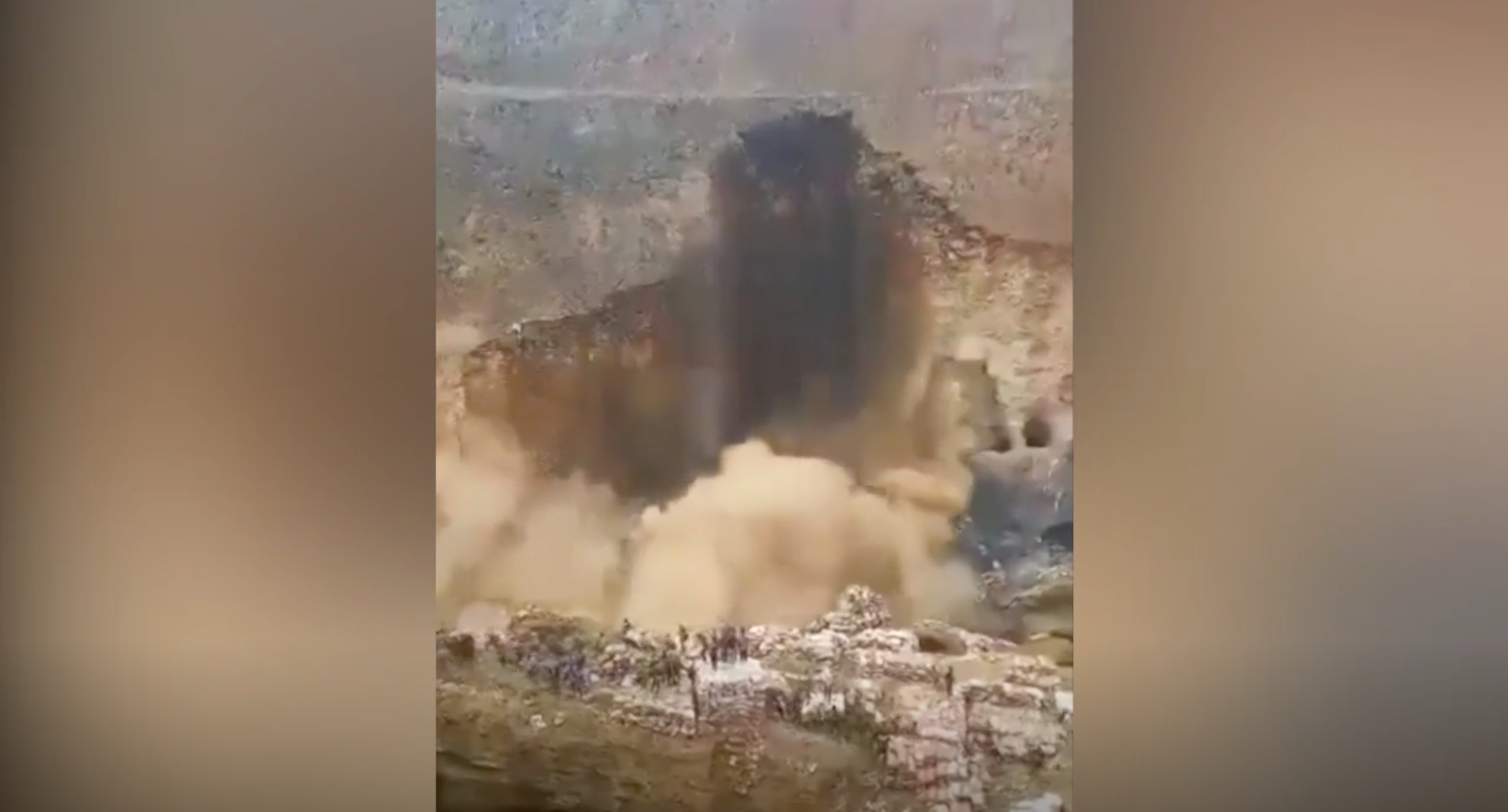 At least 30 dead after landslide traps miners in Congo