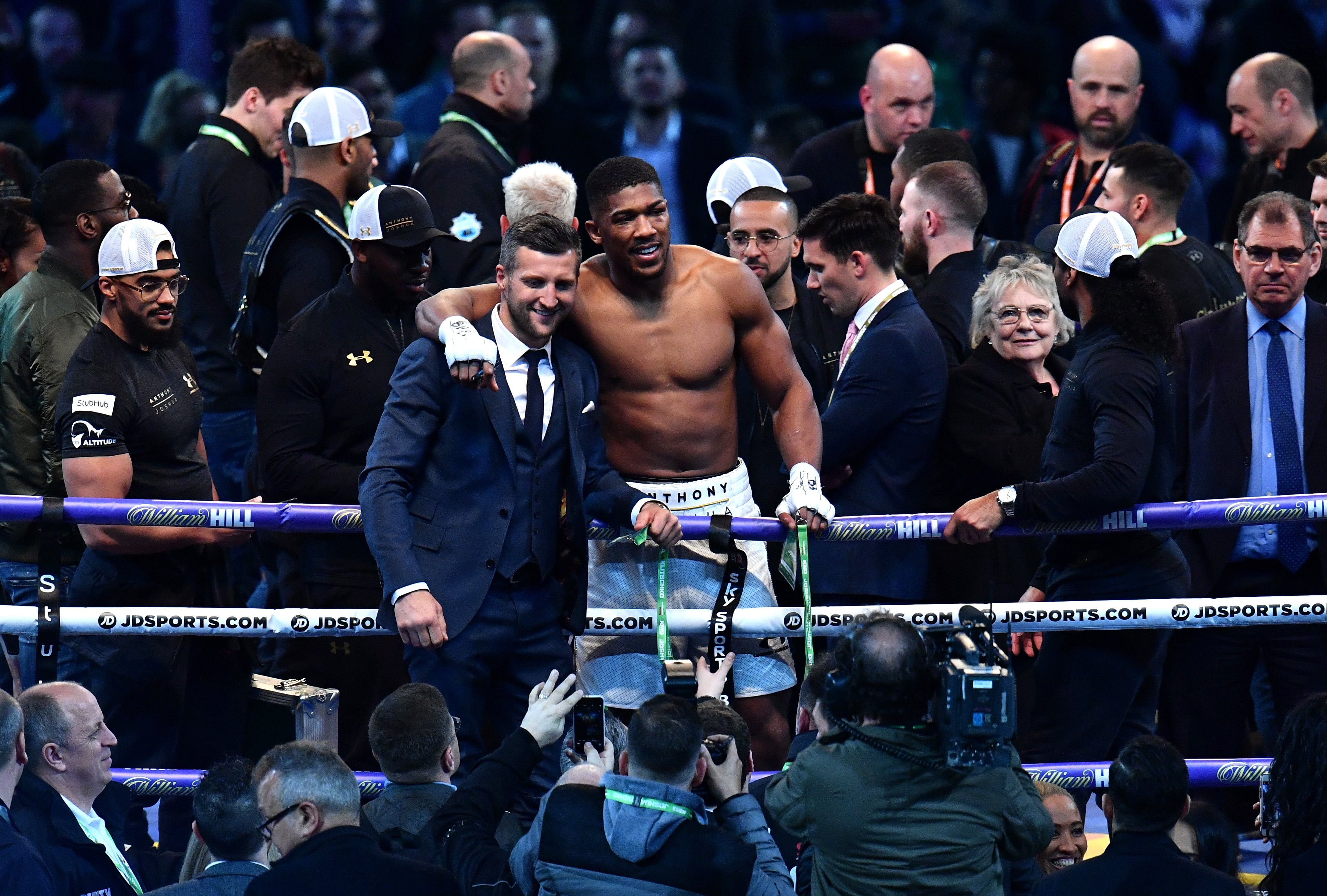 Carl Froch (left) with Anthony Joshua in 2017, after ‘AJ’ beat Wladimir Klitschko