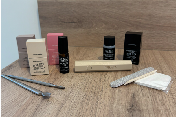 best gel nail kit indybest review Nails Inc gelLED on-the-go mini portable LED lamp