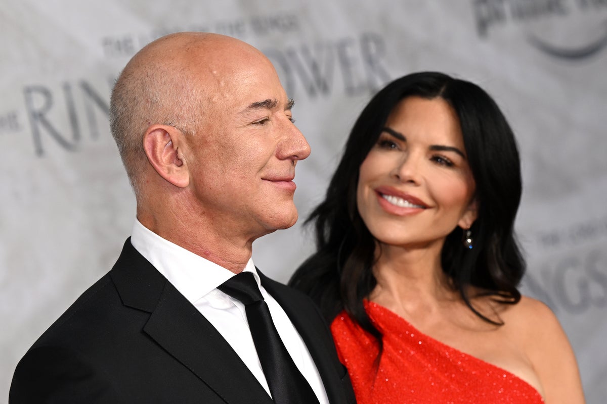 How Jeff Bezos and Lauren Sanchez set their sights on becoming the new Posh and Becks