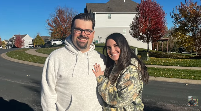 Cada um deles teve diferentes lados do crânio removidos após lesões cerebrais, que dizem que agora se complementam.