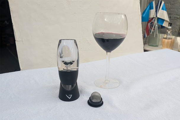Best wine aerator IndyBest review Vinturi red wine aerator   