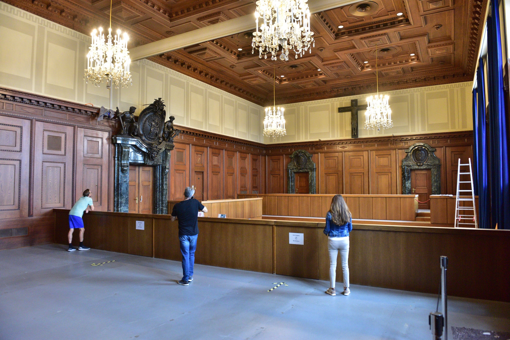 Visitors in Courtroom 600 at the Nuremberg Palace of Justice