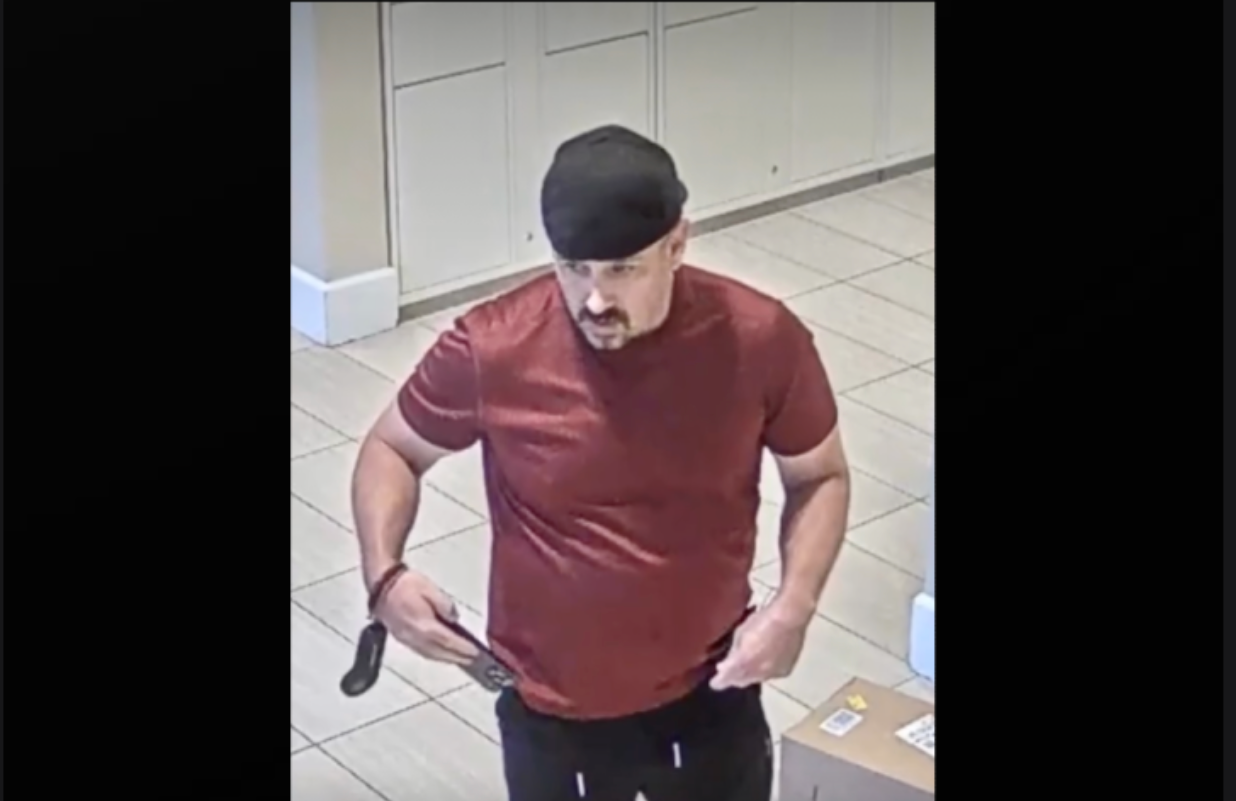 A polícia de Irvine, Califórnia, está pedindo ao público que ajude a identificar um suspeito que, segundo eles, se parece com um membro dos Backstreet Boys.