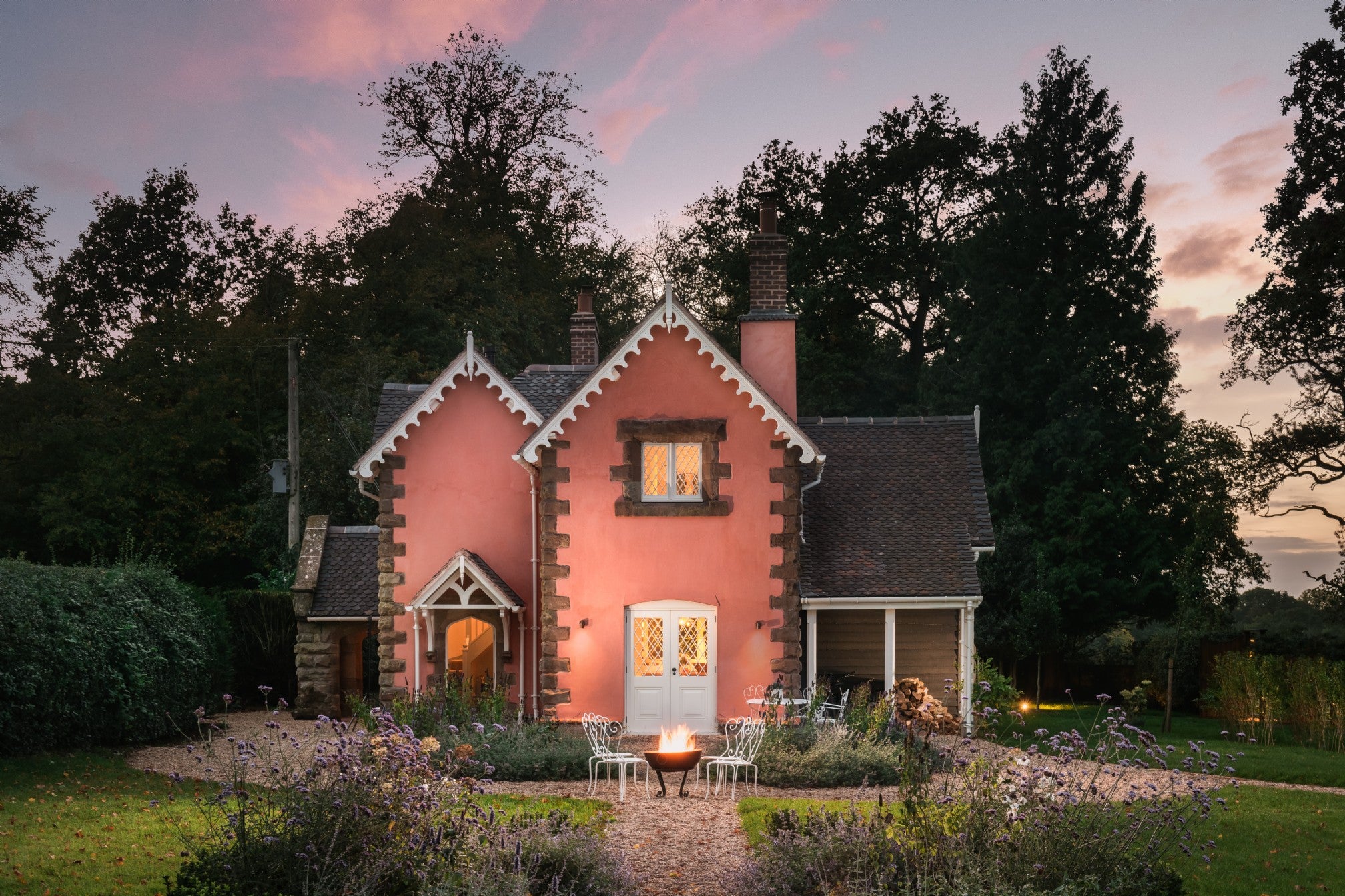 <p>Spend a few days living out your cottage core dreams in these staycation accommodations in the UK</p>