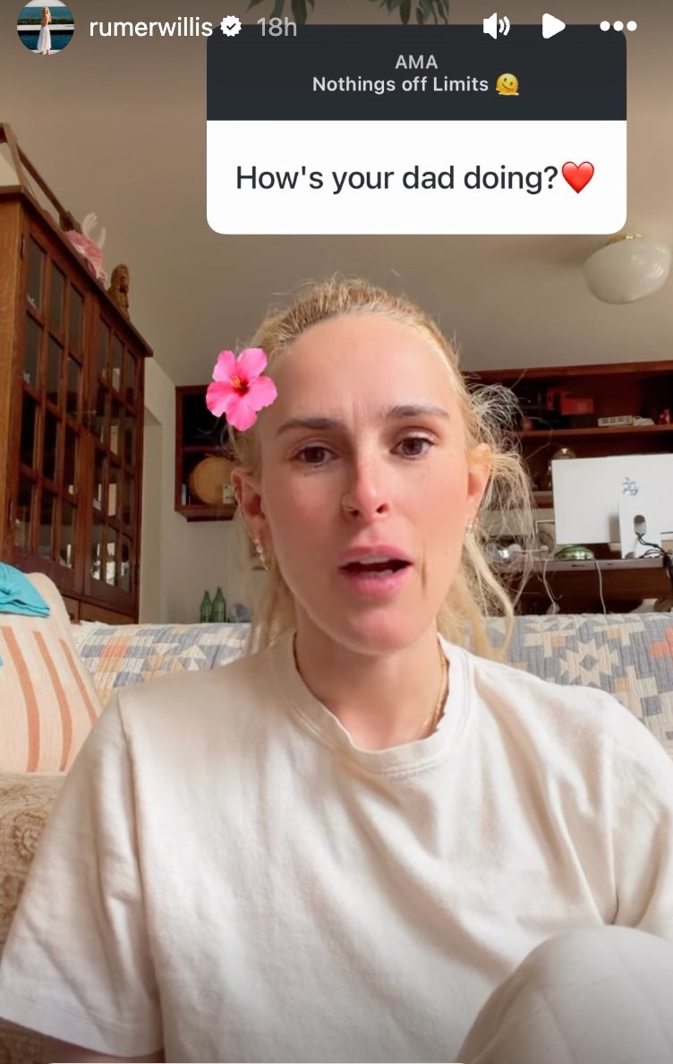 Rumer Willis responde a um fã que pergunta como está seu pai, Bruce