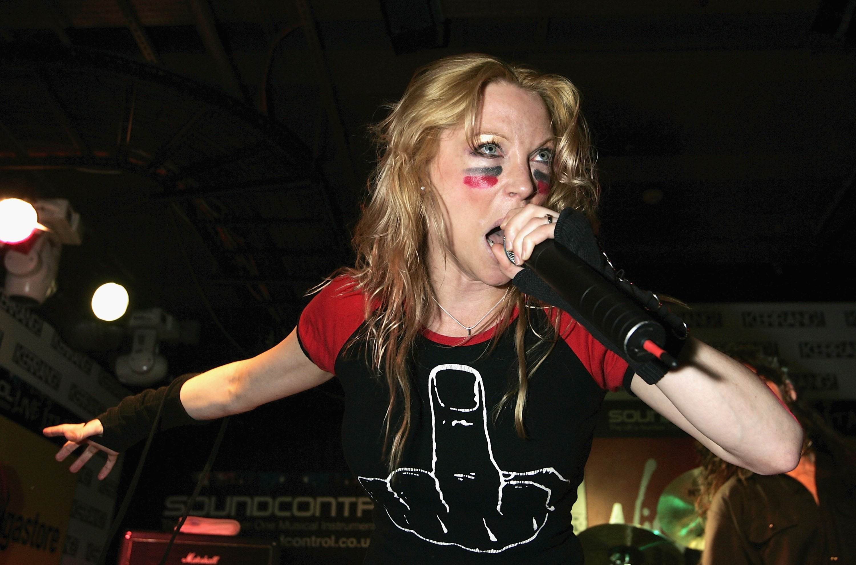 Angela Gossow recommended Alissa White-Gluz to replace her as Arch Enemy's lead vocalist when she left in 2014