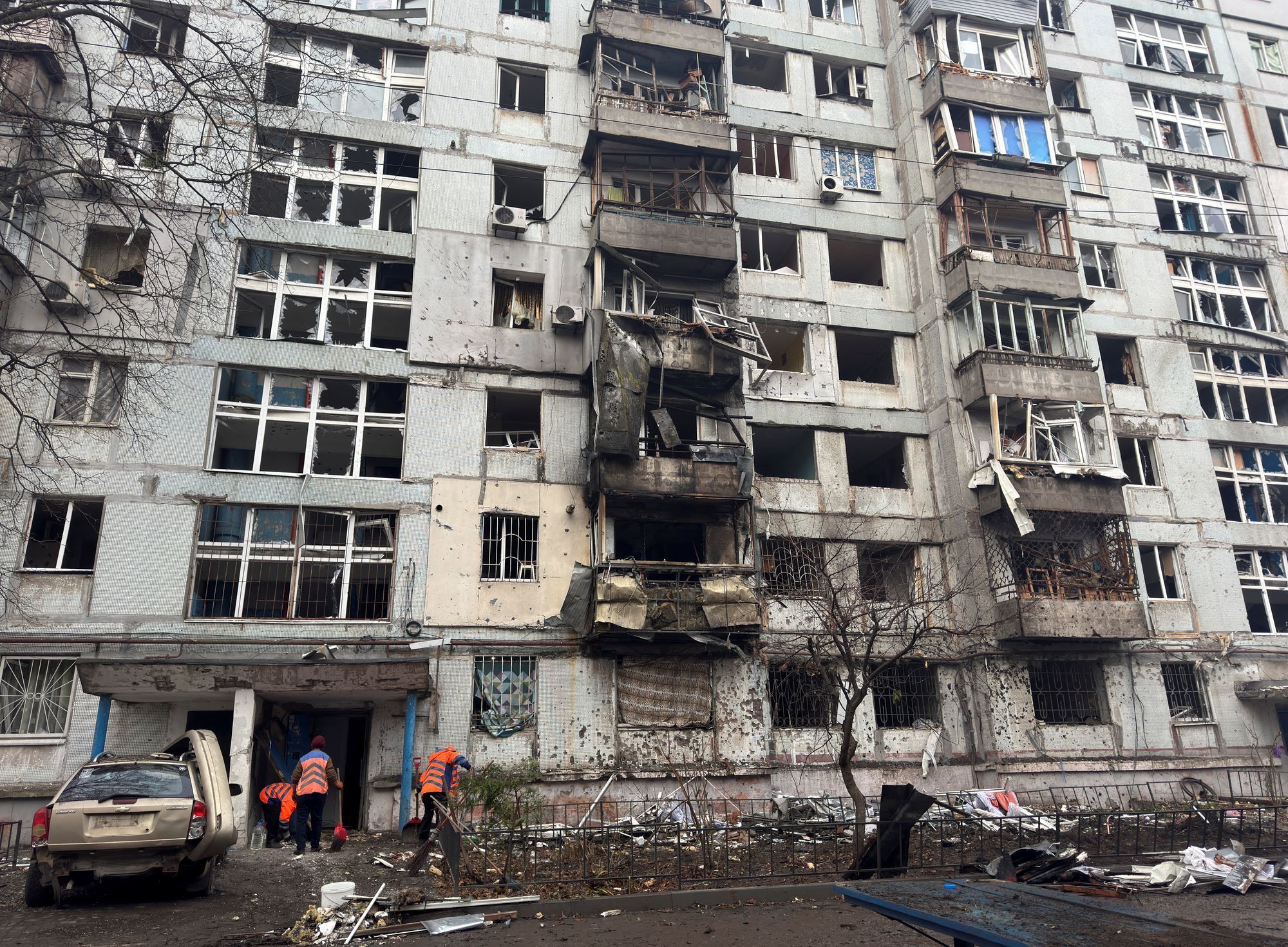 As high stakes discussions continue in Switzerland, Russia continues to strike Ukraine