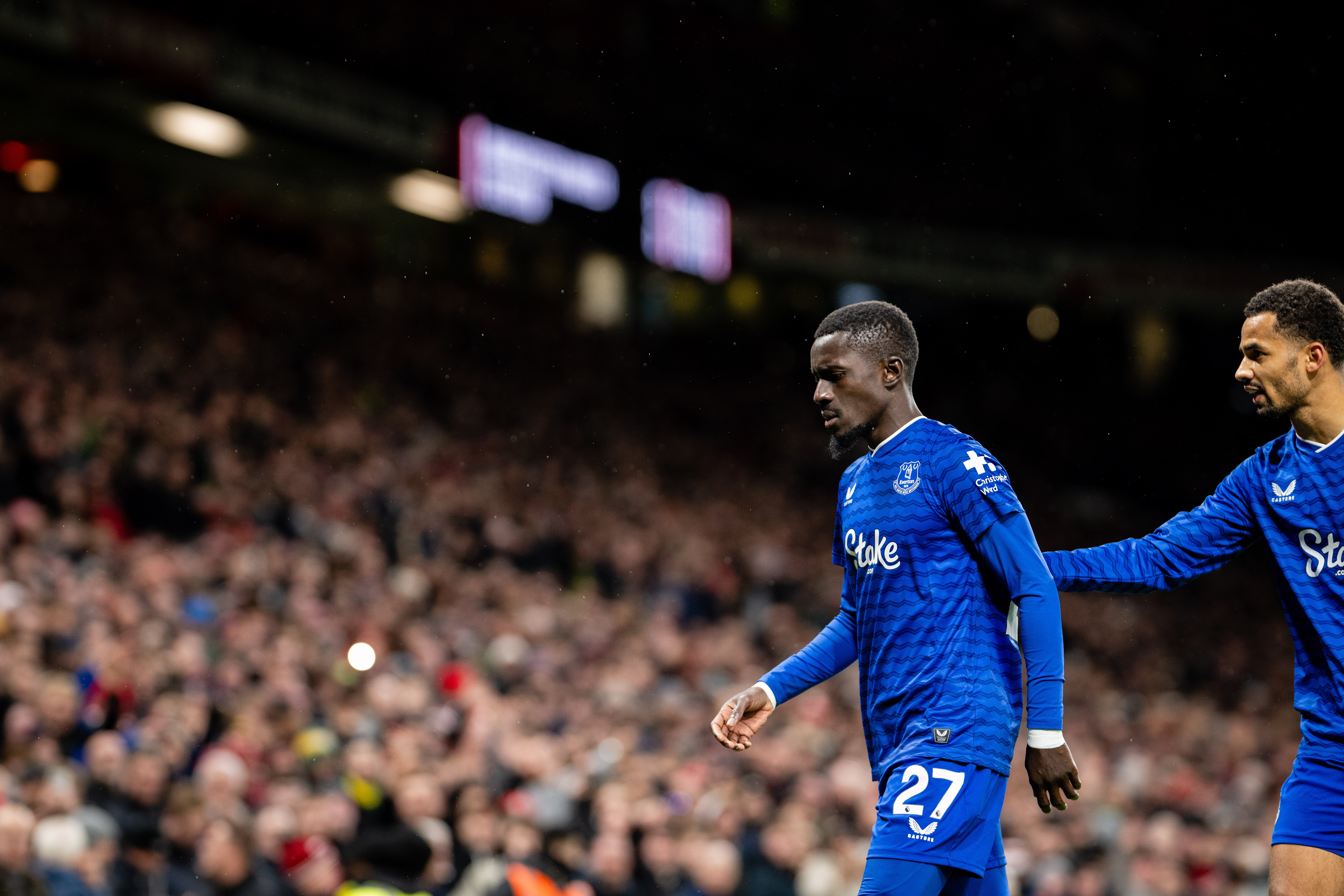 Idrissa Gueye trudging off the field after being sent off