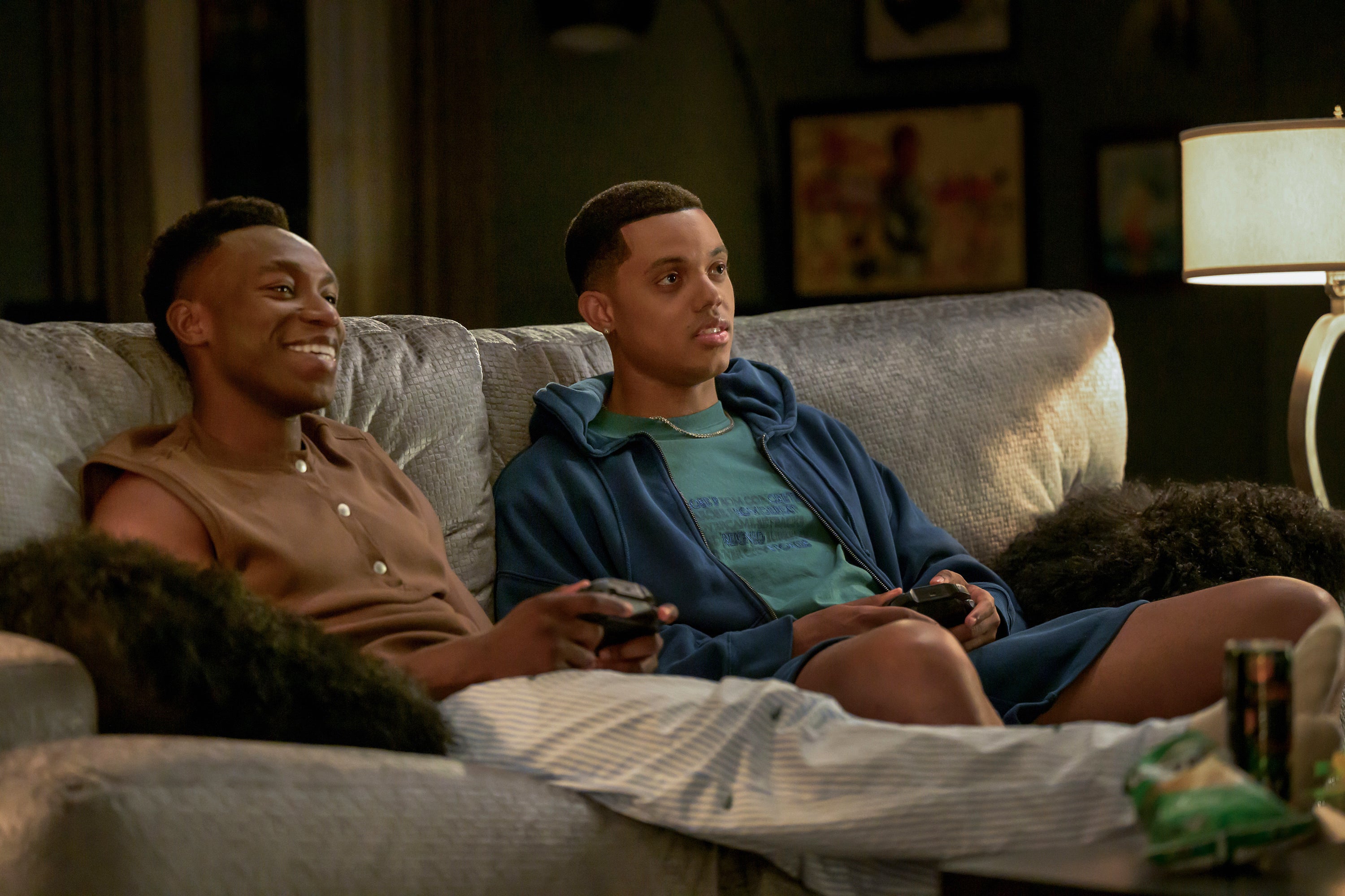 Olly Sholotan as Carlton and Jabari Banks as Will in ‘Bel-Air’